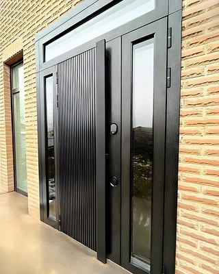 Входная группа с остеклением